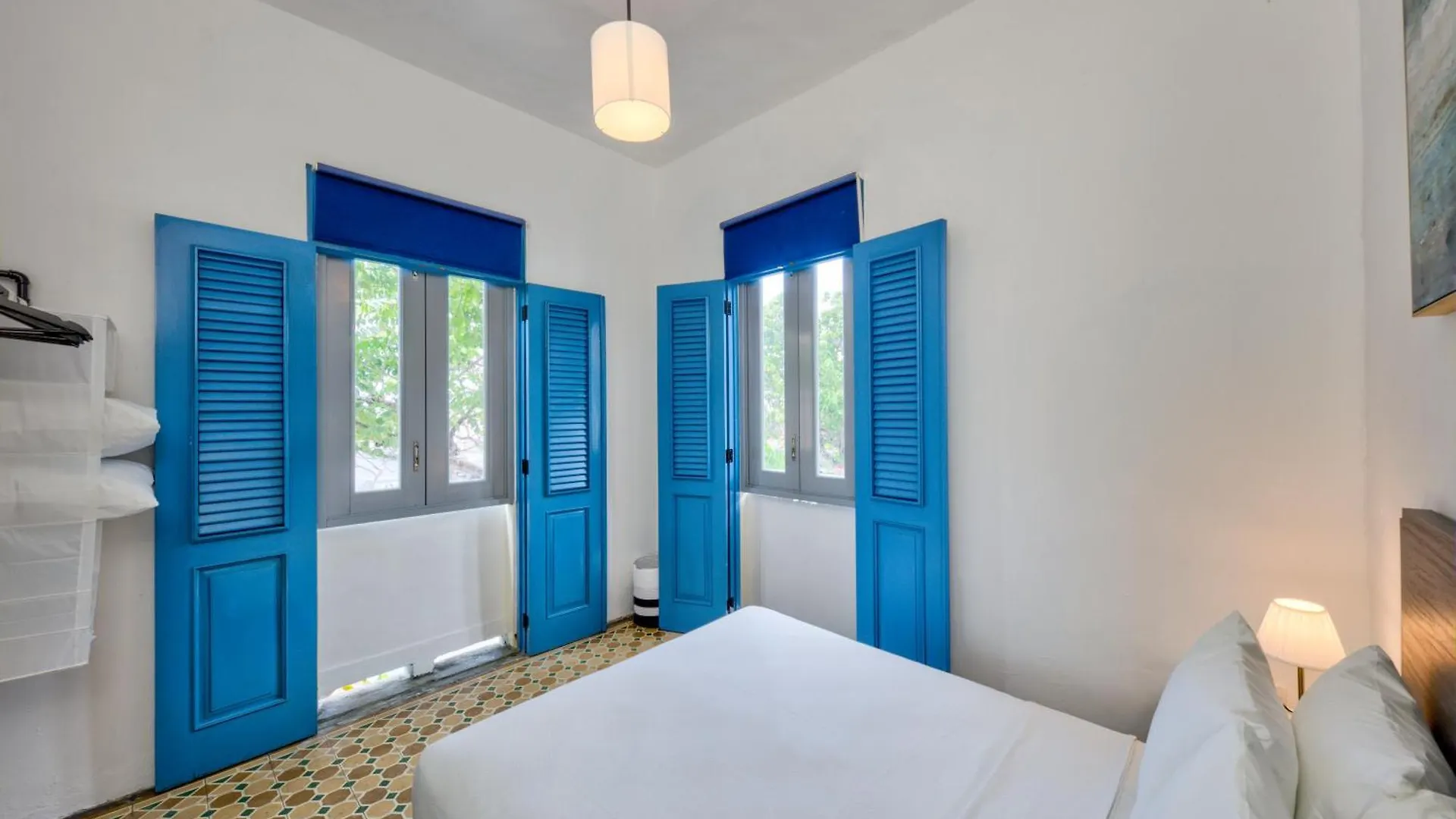 1-Bedroom With Authentic Style San Juan Apartament